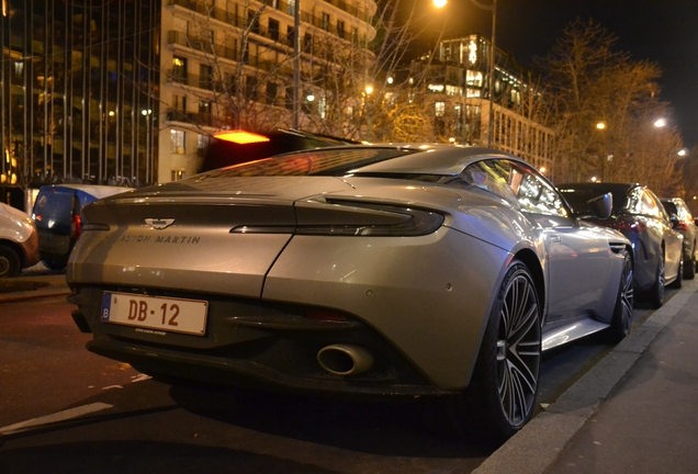 Aston Martin DB12