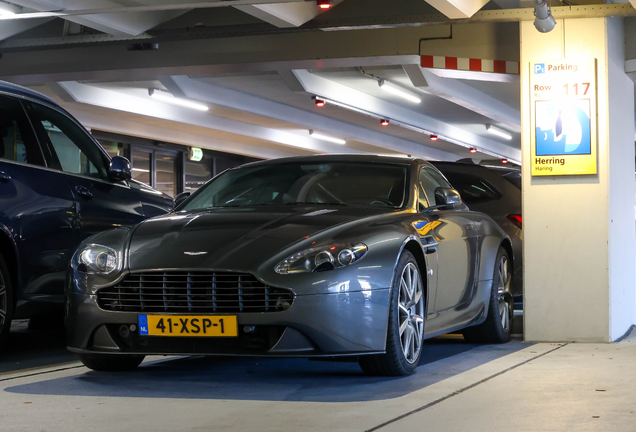 Aston Martin V8 Vantage 2012