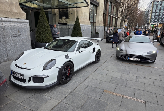 Aston Martin V8 Vantage 2018