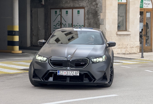 BMW M5 G90