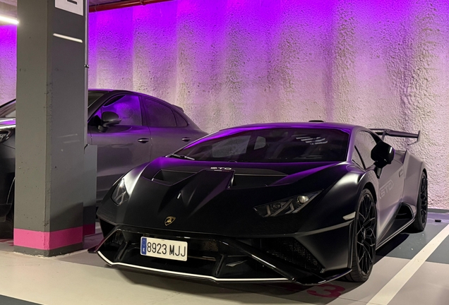 Lamborghini Huracán LP640-2 STO