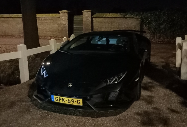 Lamborghini Huracán LP640-4 EVO