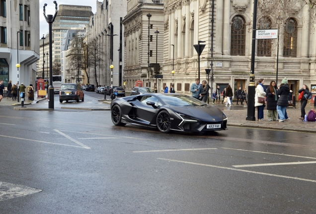 Lamborghini Revuelto