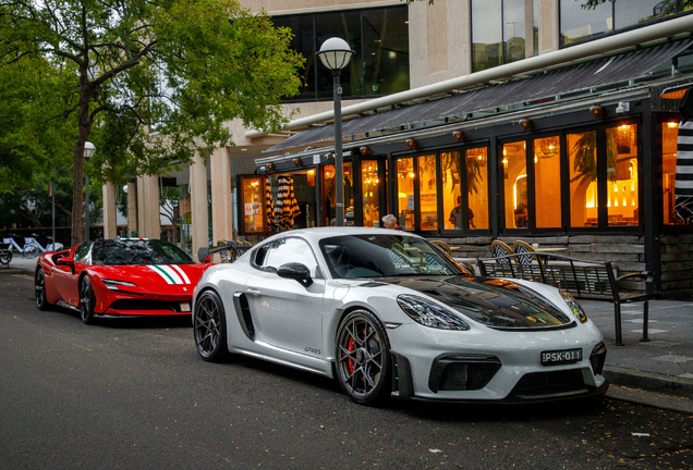 Porsche 718 Cayman GT4 RS Weissach Package