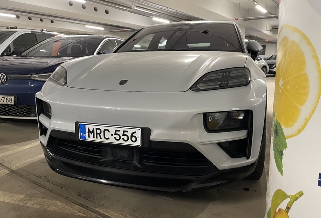 Porsche Macan EV Turbo