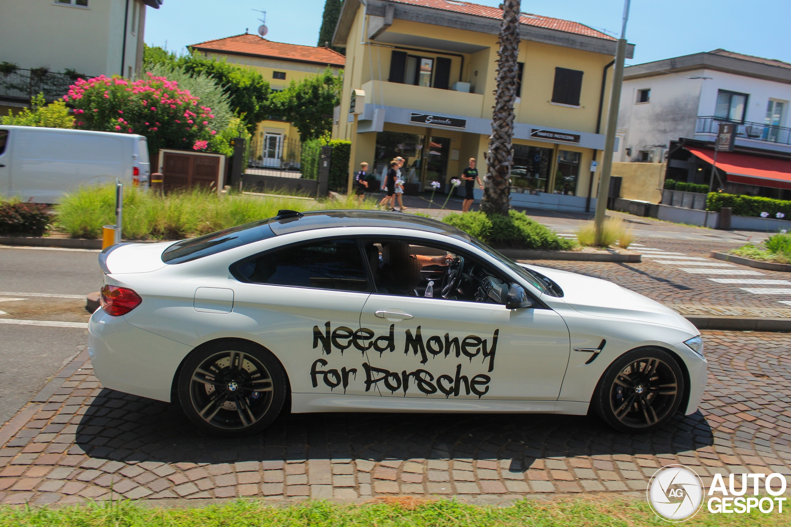 Duitser is niet tevreden met zijn BMW M4