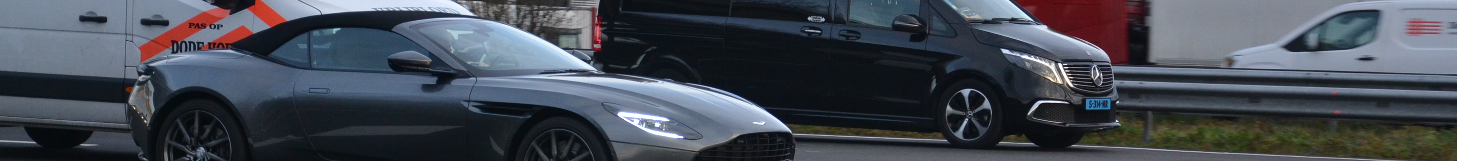 Aston Martin DB11 V8 Volante