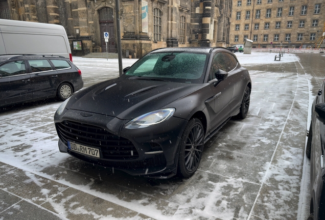 Aston Martin DBX707