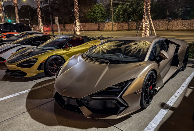 Lamborghini Revuelto