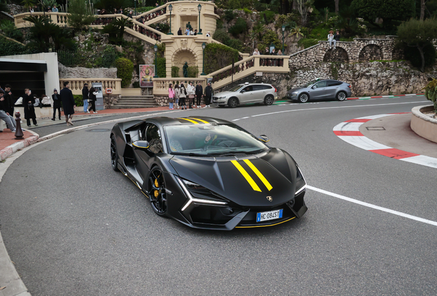 Lamborghini Revuelto