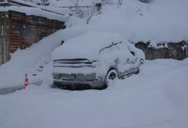 Porsche Cayenne Coupé Turbo E-Hybrid