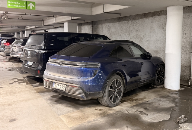 Porsche Macan EV Turbo