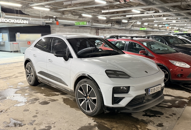 Porsche Macan EV Turbo