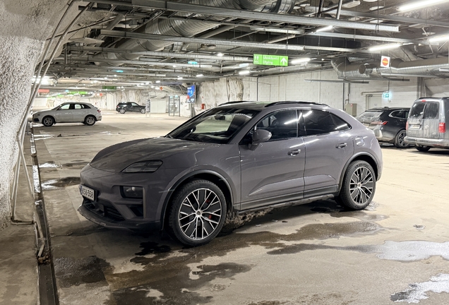 Porsche Macan EV Turbo