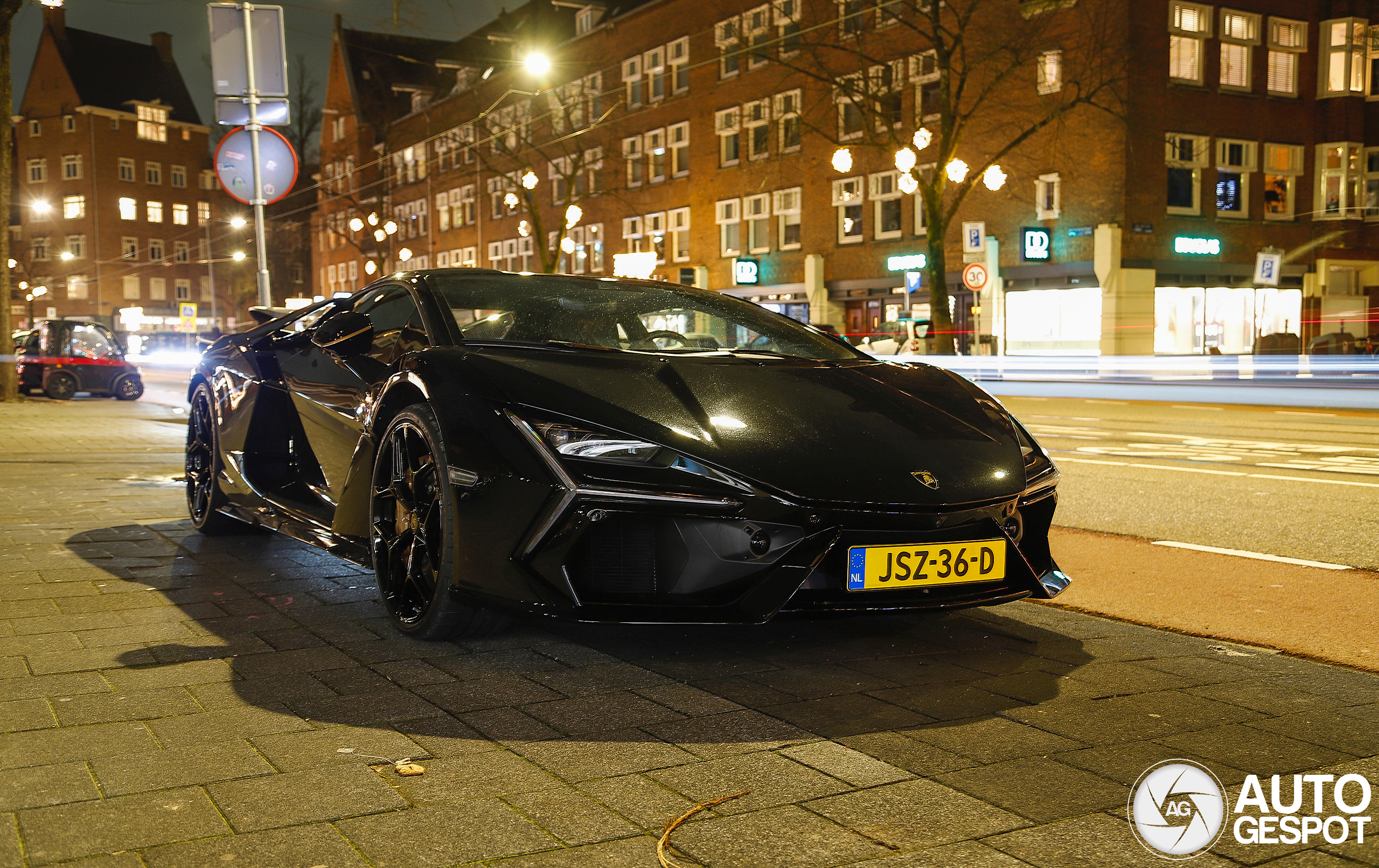 Lamborghini Revuelto