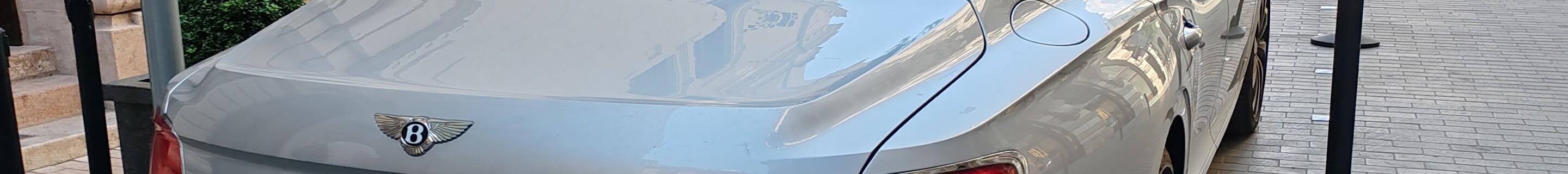 Bentley Flying Spur Hybrid