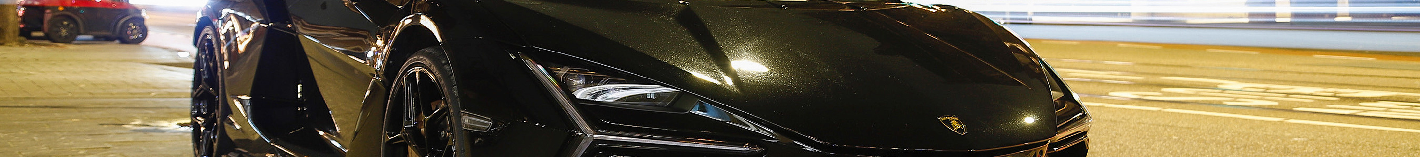 Lamborghini Revuelto