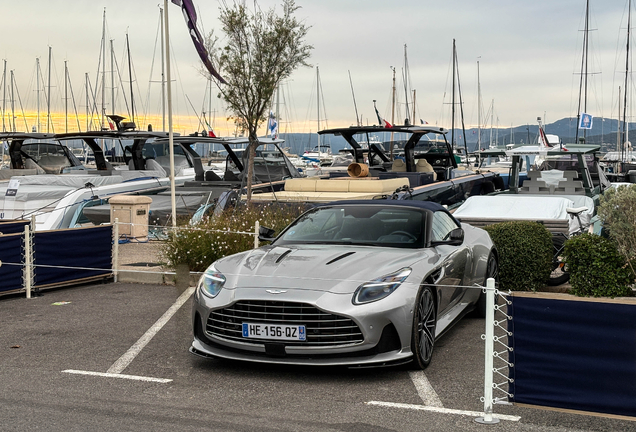 Aston Martin DB12 Volante