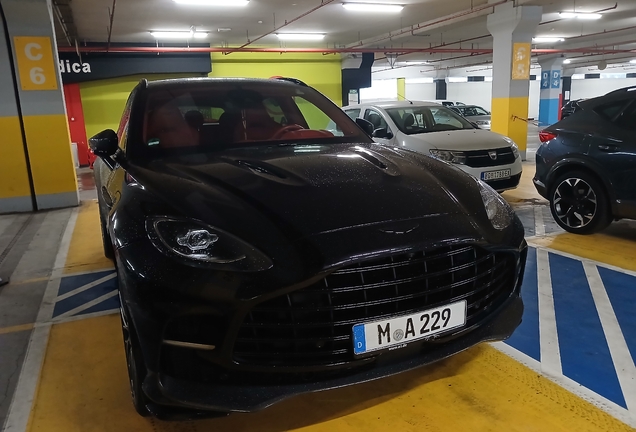 Aston Martin DBX707