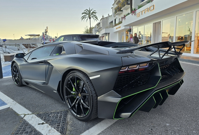 Lamborghini Aventador LP700-4 Roadster