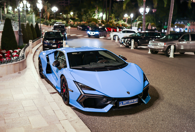 Lamborghini Revuelto