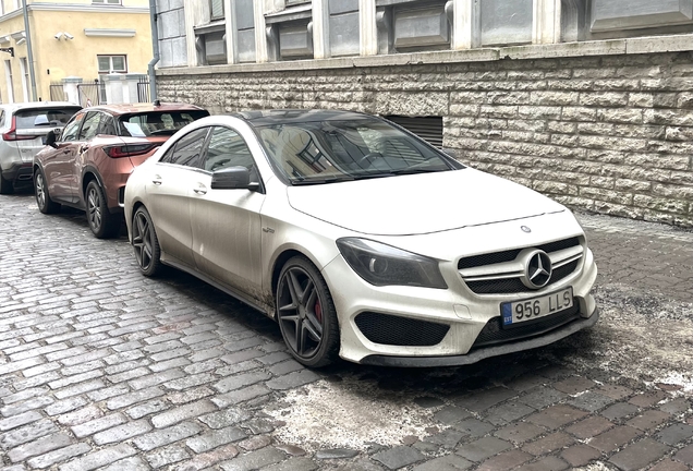Mercedes-Benz CLA 45 AMG C117