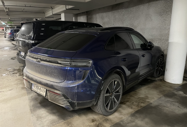Porsche Macan EV Turbo
