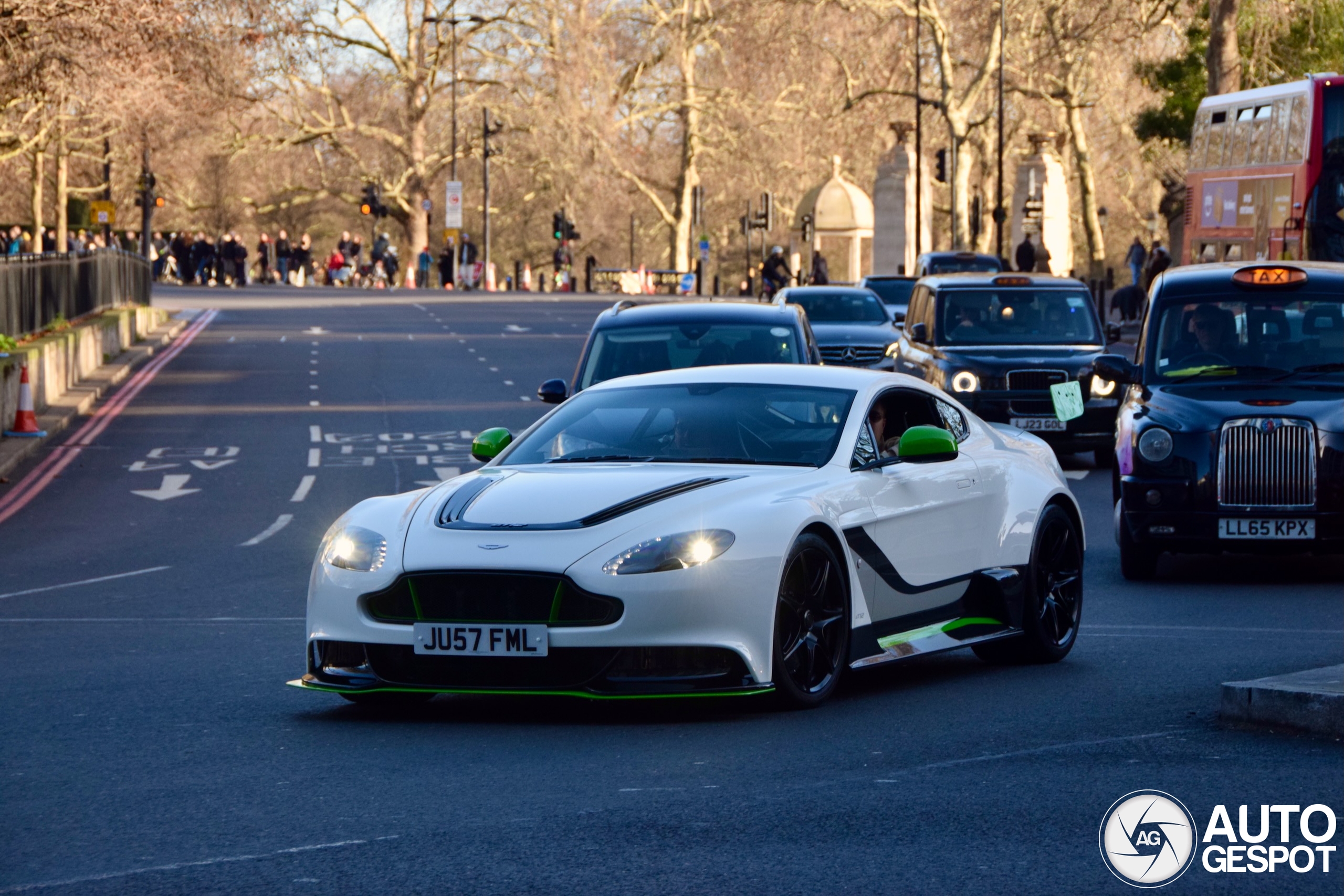 Aston Martin Vantage GT12