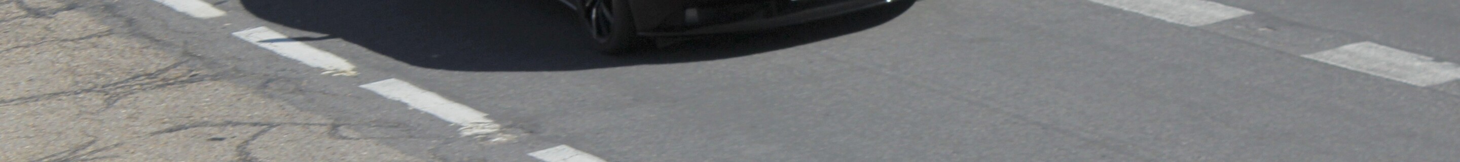 Aston Martin DB11 V8