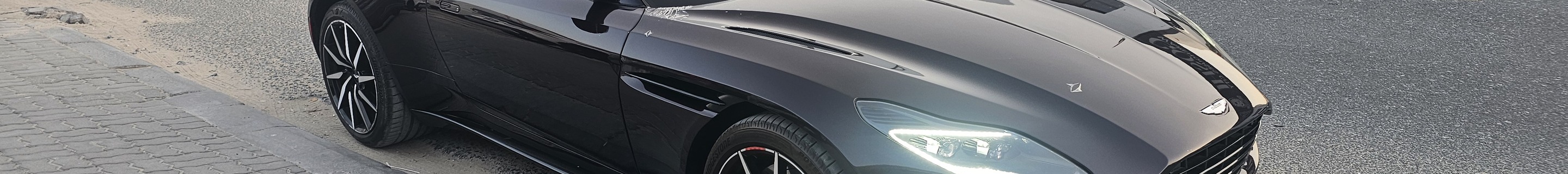 Aston Martin DB11 V8 Volante