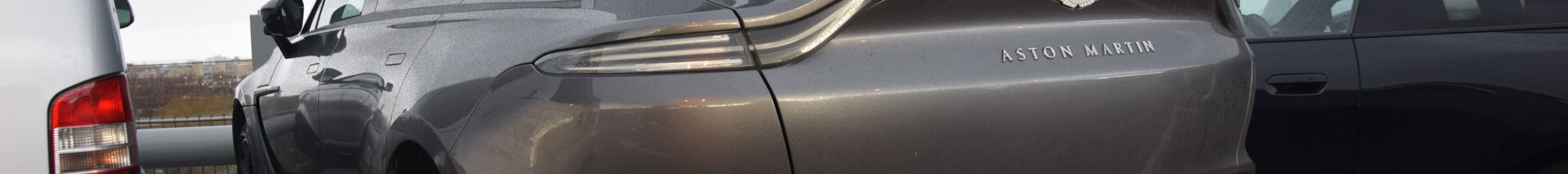 Aston Martin DBX