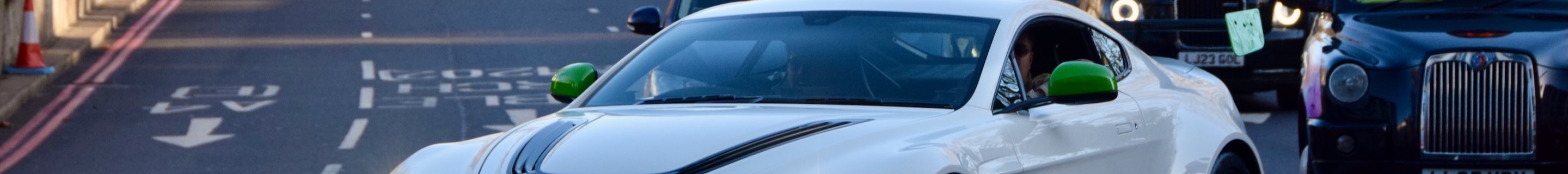 Aston Martin Vantage GT12