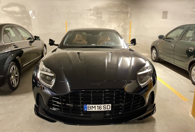 Aston Martin DB12