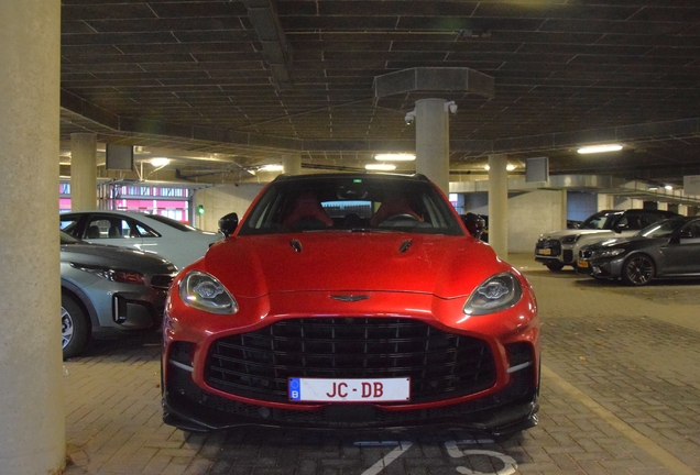 Aston Martin DBX707