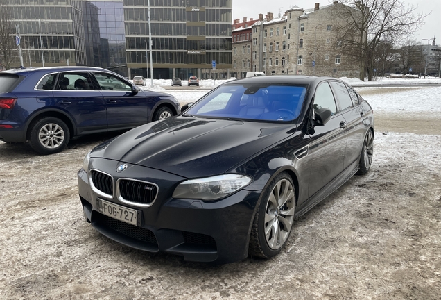 BMW M5 F10 2011