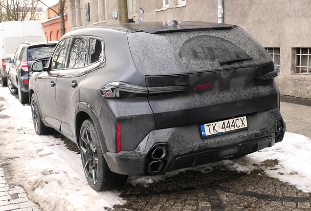 BMW XM G09 Label Red