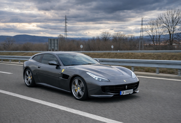Ferrari GTC4Lusso