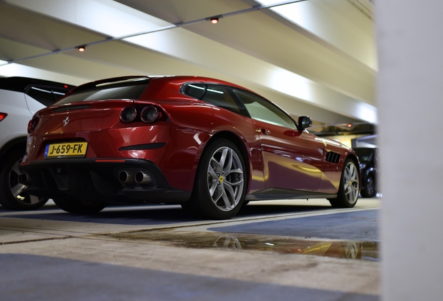 Ferrari GTC4Lusso T