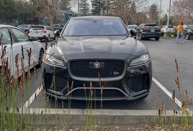 Jaguar F-PACE SVR