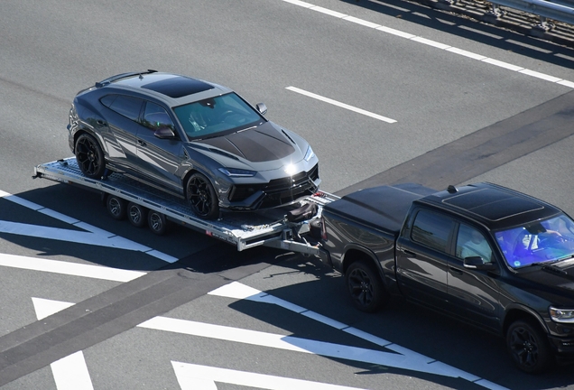Lamborghini Urus Performante