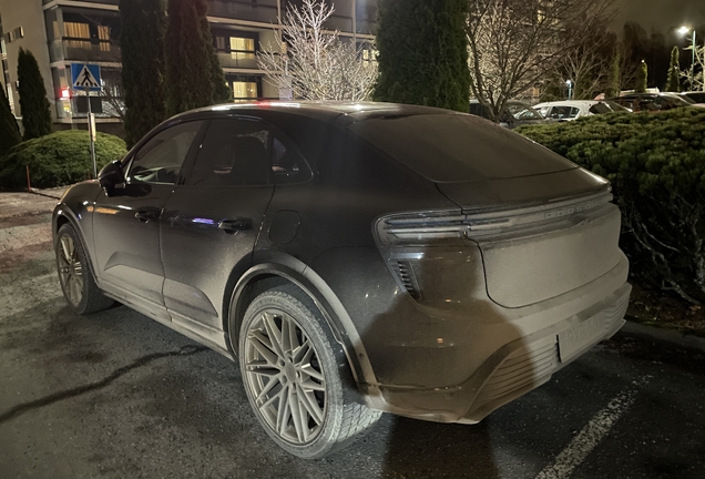 Porsche Macan EV Turbo
