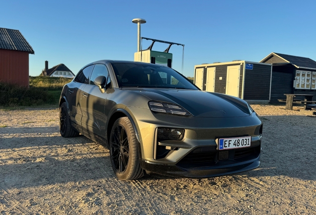 Porsche Macan EV Turbo