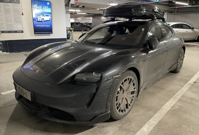 Porsche Taycan Turbo Cross Turismo