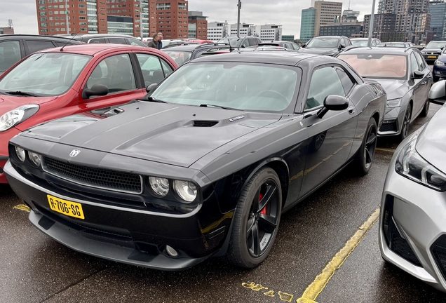 Dodge Challenger SRT-8