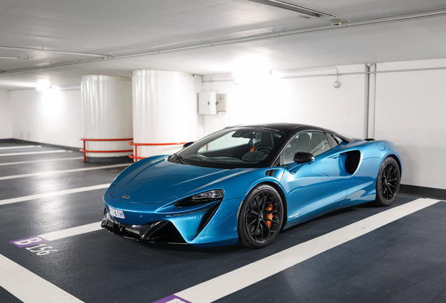 McLaren Artura Spider