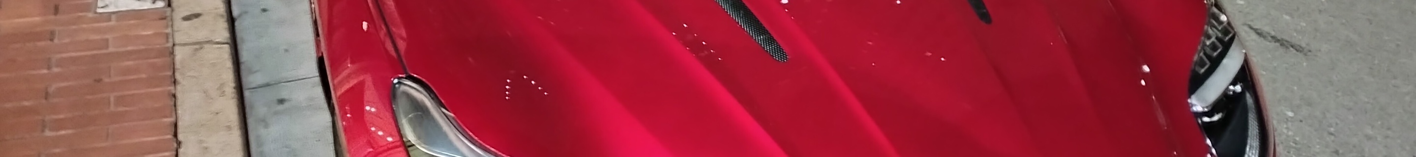 Aston Martin DB12 Volante