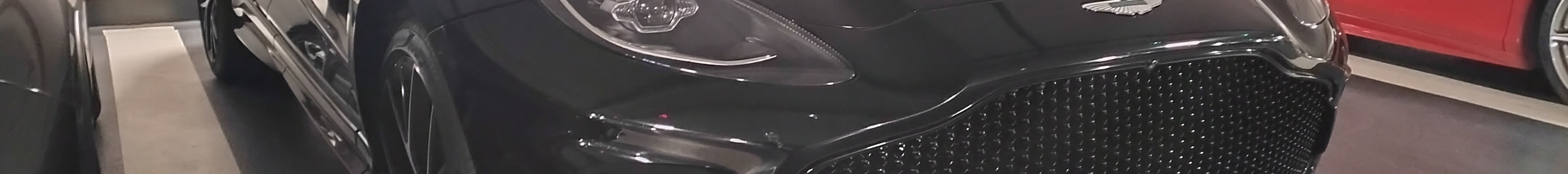 Aston Martin DBX S
