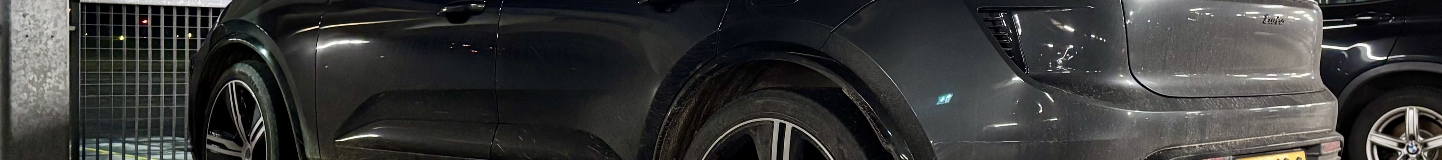 Porsche Macan EV Turbo