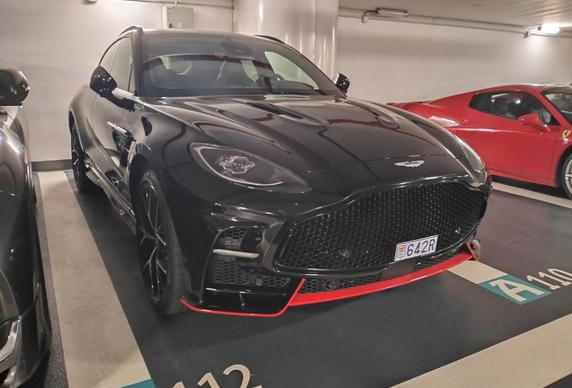 Aston Martin DBX S