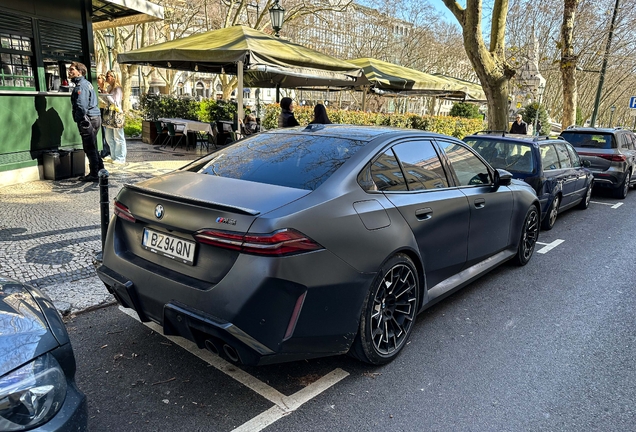 BMW M5 G90